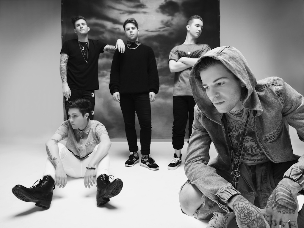 Sweater Weather. The Neighbourhood. I just recently heard this song.. And I  love it!!