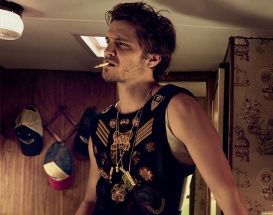 Next photo of Luke Grimes